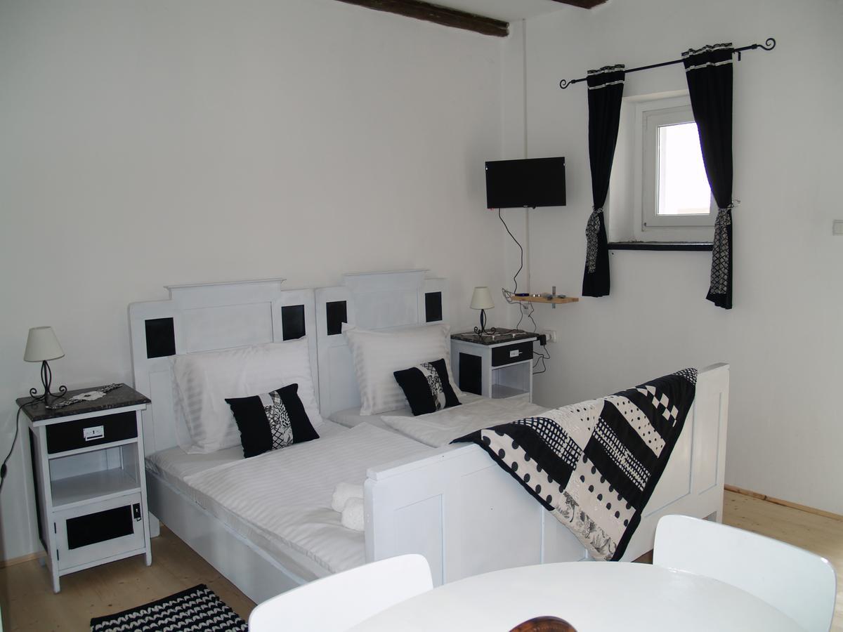 Pannonia Terranova Hotell Vardarac Exteriör bild